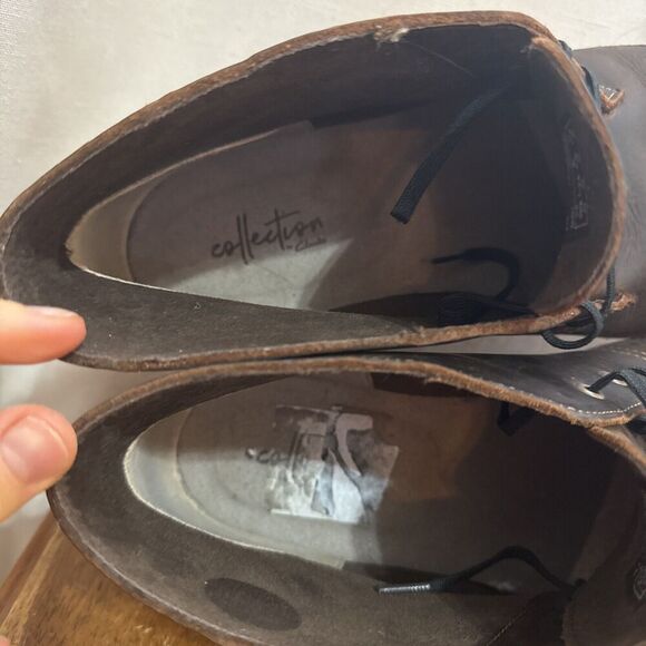 UNWORN Clarks Chukka Boots Mens 9.5 Brown Tussock Lace Up Casual Comfort Leather - Picture 8 of 14